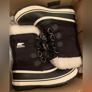 Sorel Women’s Winter Carnival Boots - black, size 7, waterproof.